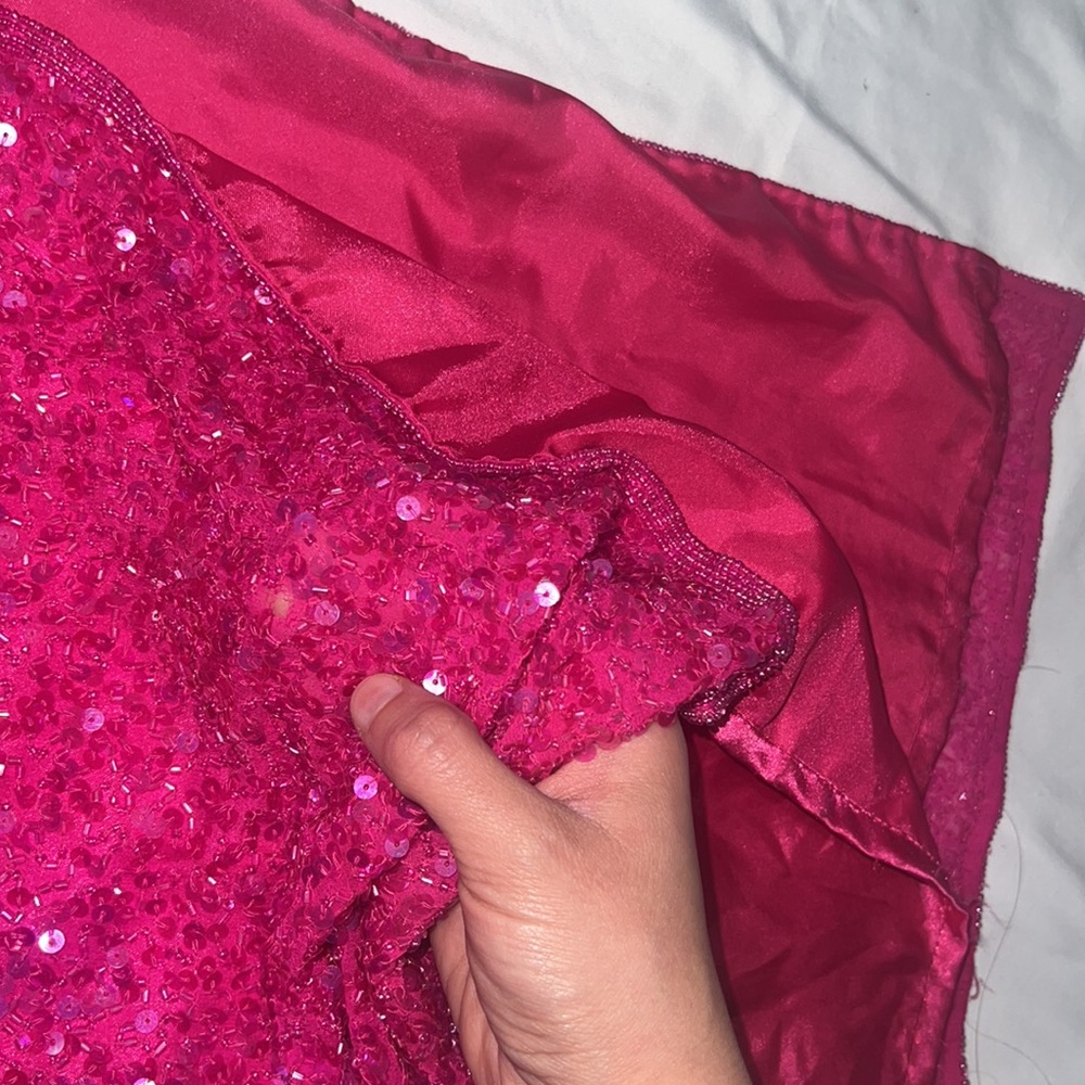 SCALA Vintage 1980’s Hot Pink Silk Sequin Beaded Backless Gown, size small - Picture 9 of 13